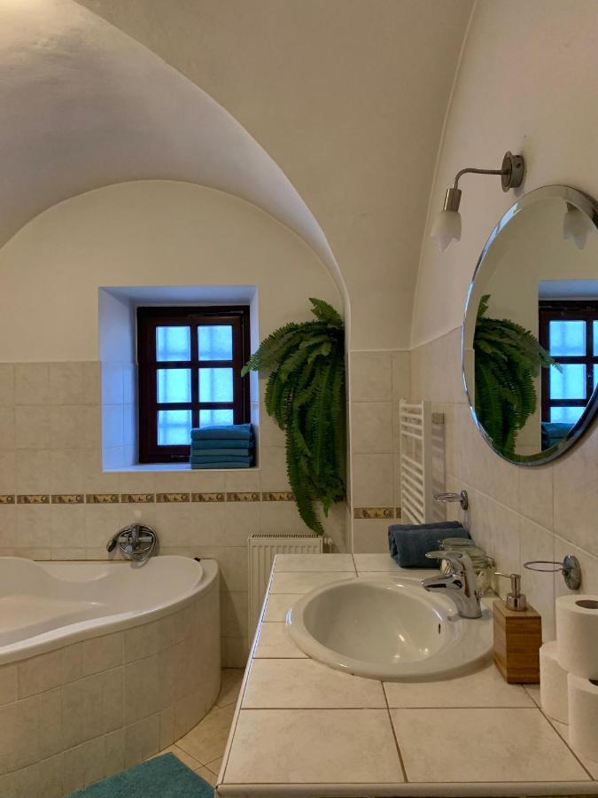 Vip Miku Apartman 2 Mikulov Kültér fotó