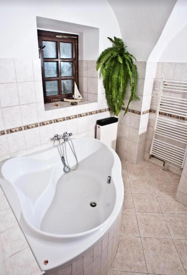 Vip Miku Apartman 2 Mikulov Kültér fotó